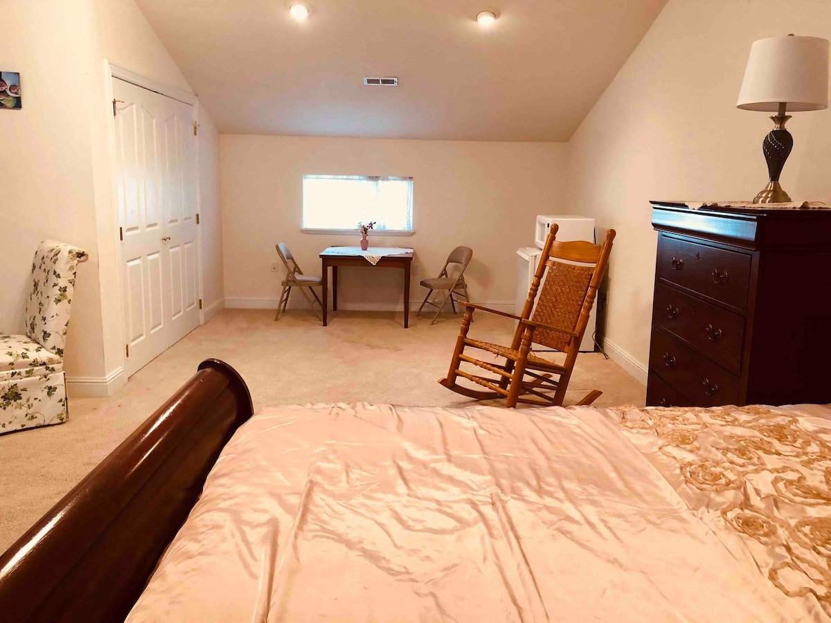 Spacious, Comfy Guest room