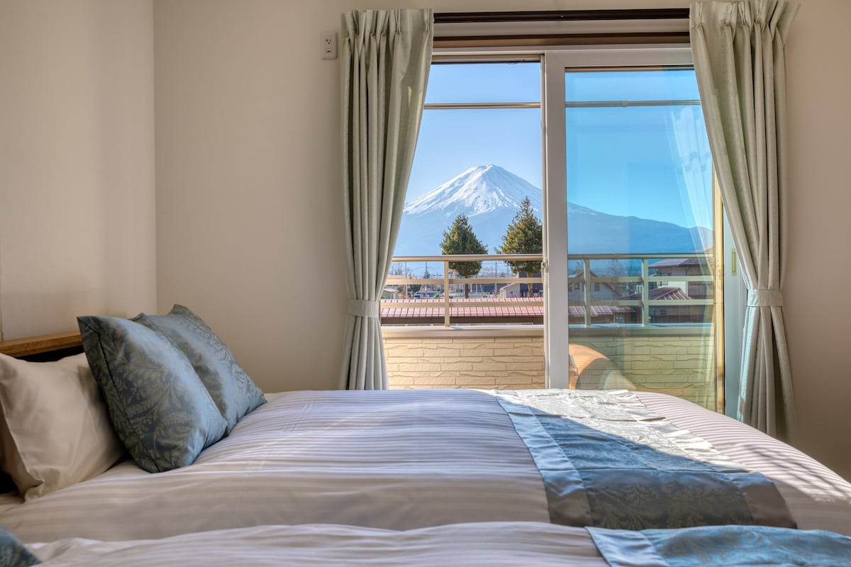 【免费接送】所有房间的富士山都很棒！宽敞的房子供私人使用。步行10分钟即可到达著名的樱花和湖泊