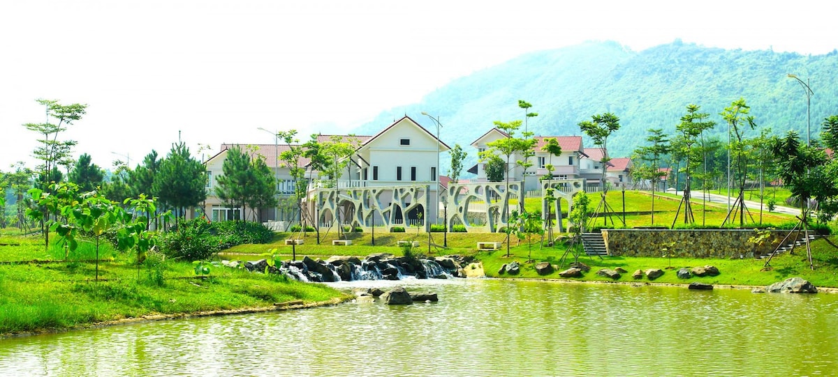 XIFA别墅， 4BR ，河内附近的Xanh别墅度假村和水疗中心