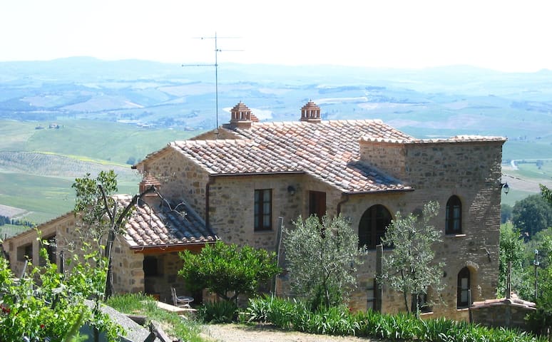 蒙达奇诺 (Montalcino)的民宿