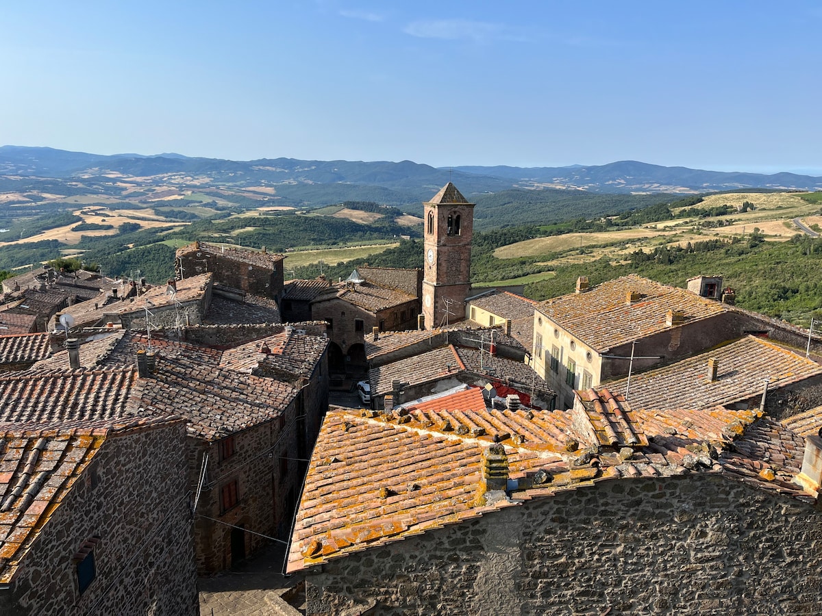 Casina Orione in Medievale Tuscan borgo