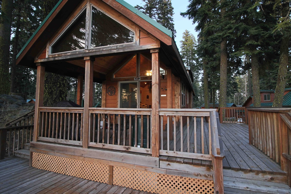 Mountain Retreat CozyCabin Hyatt Prairie w/HOT TUB