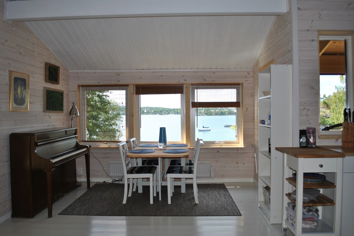 The Archipelago Cottage ，位于Älgö岛上