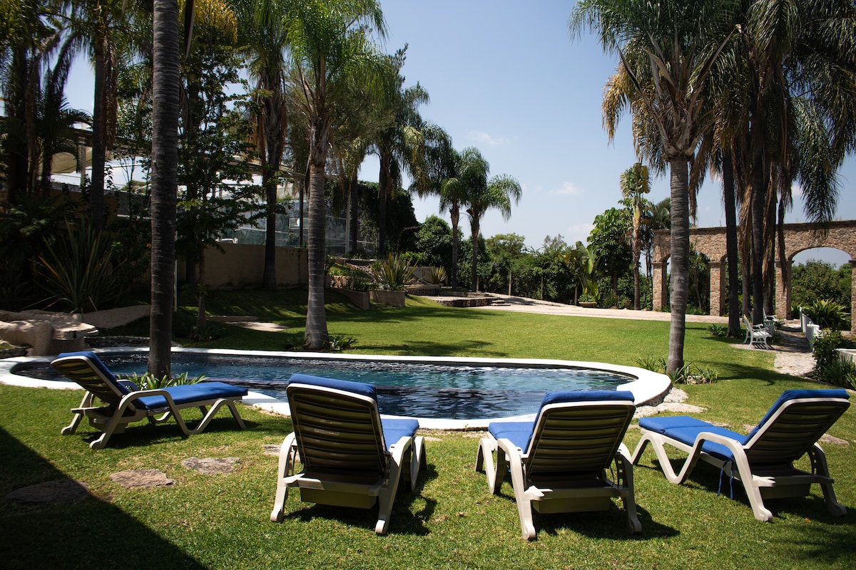 靠近带泳池的Chapala Casa Panoramica