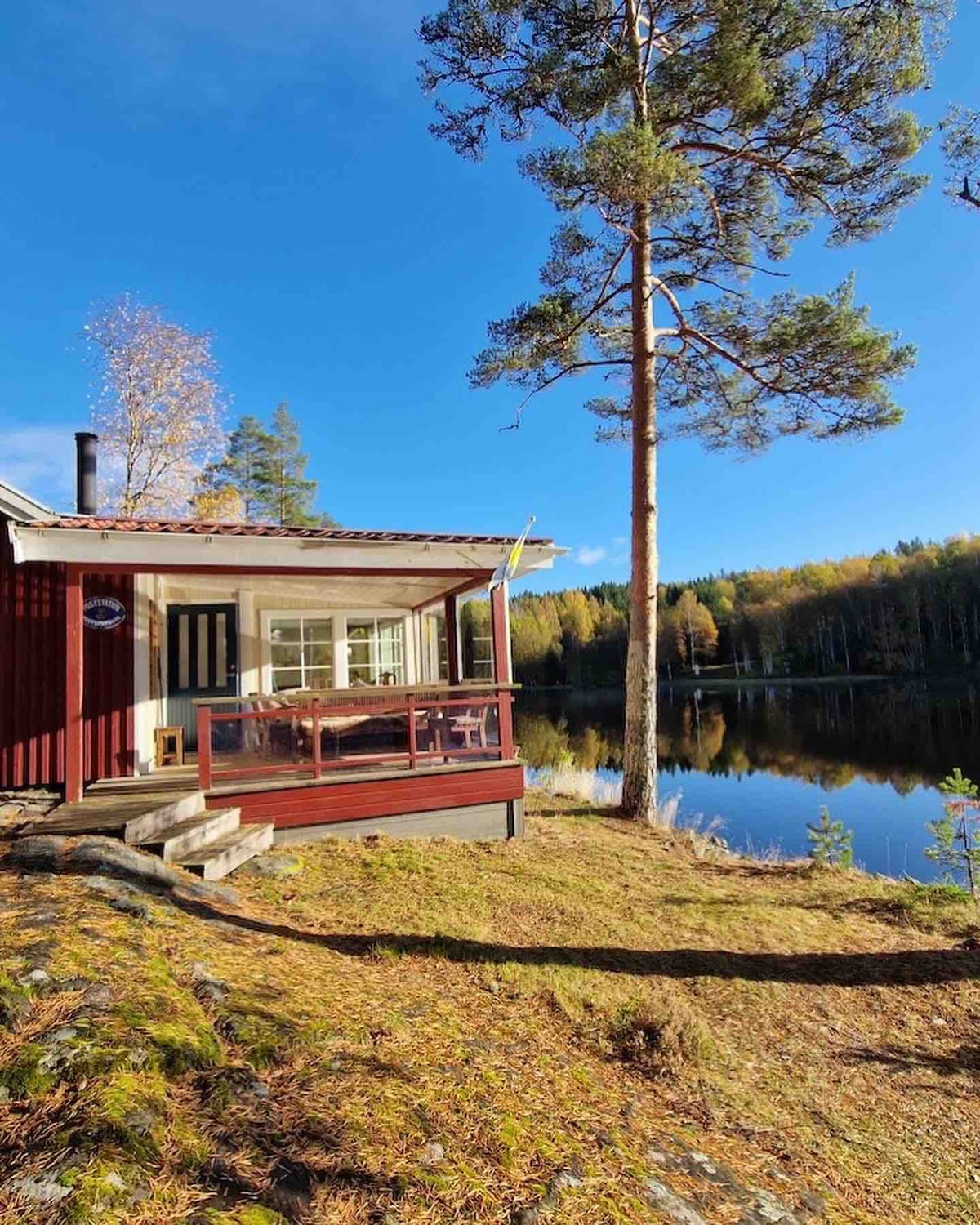 Wonderful cottage with sauna, only steps from lake