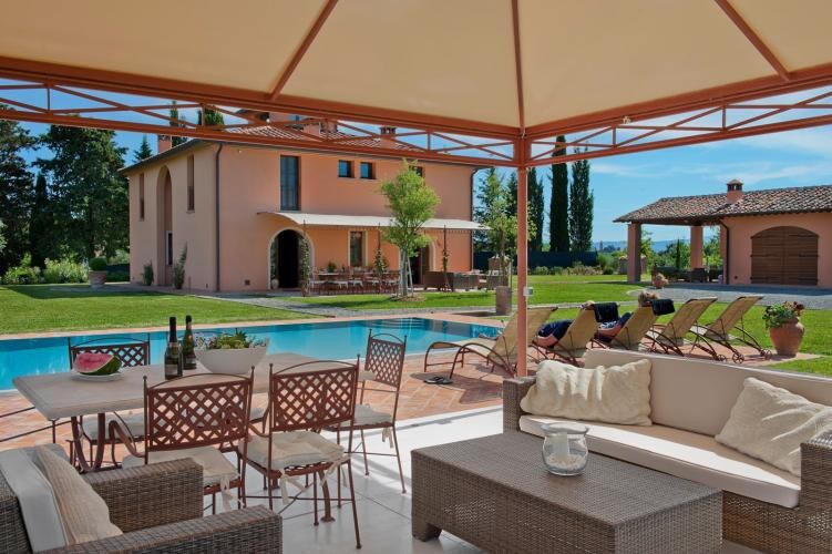 Luxury villa with Jacuzzi pool by Vacavilla