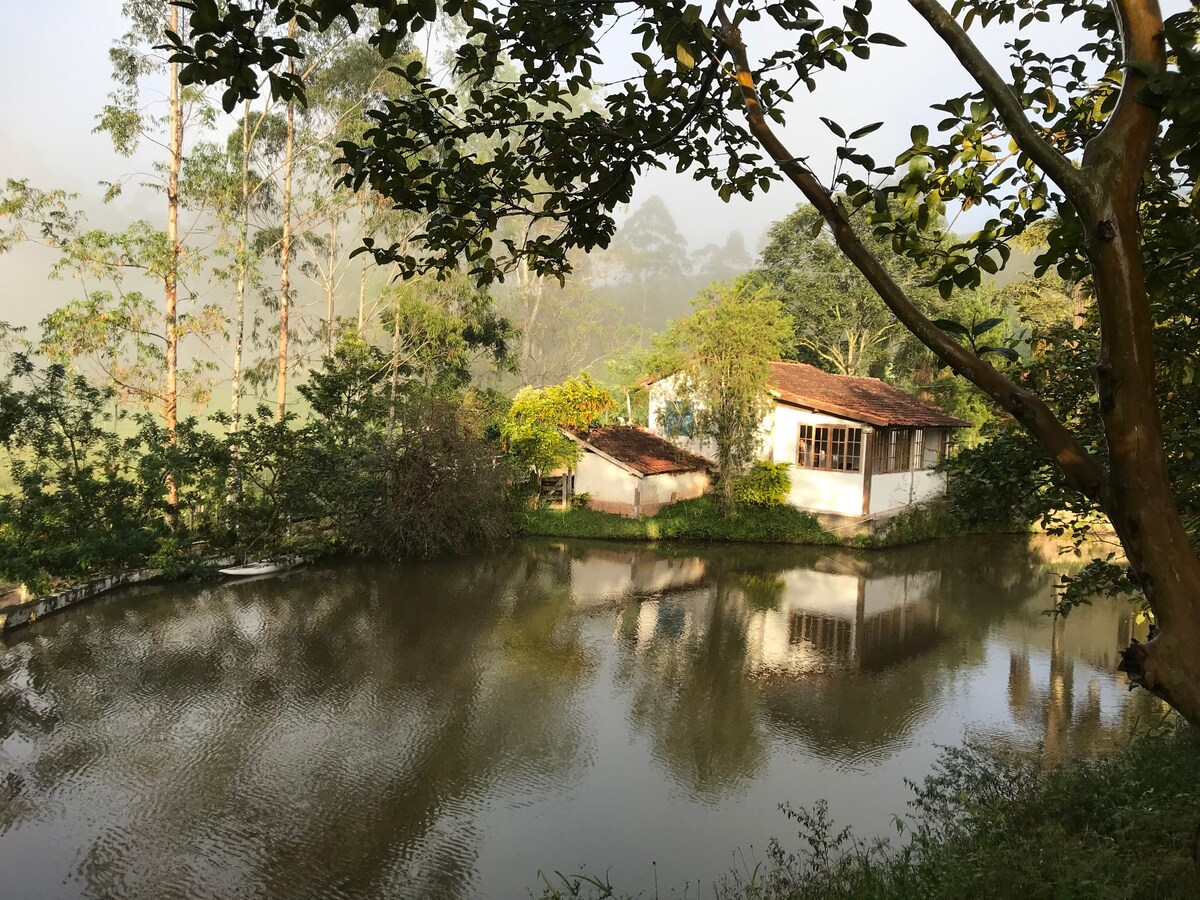 Lake Lodge