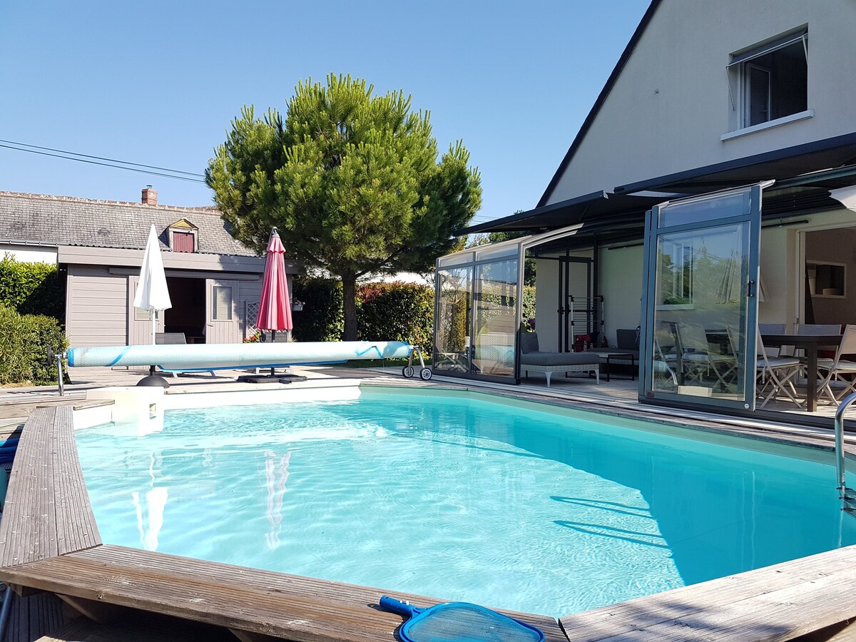 Piscine chauffée et sauna aux portes de Tours