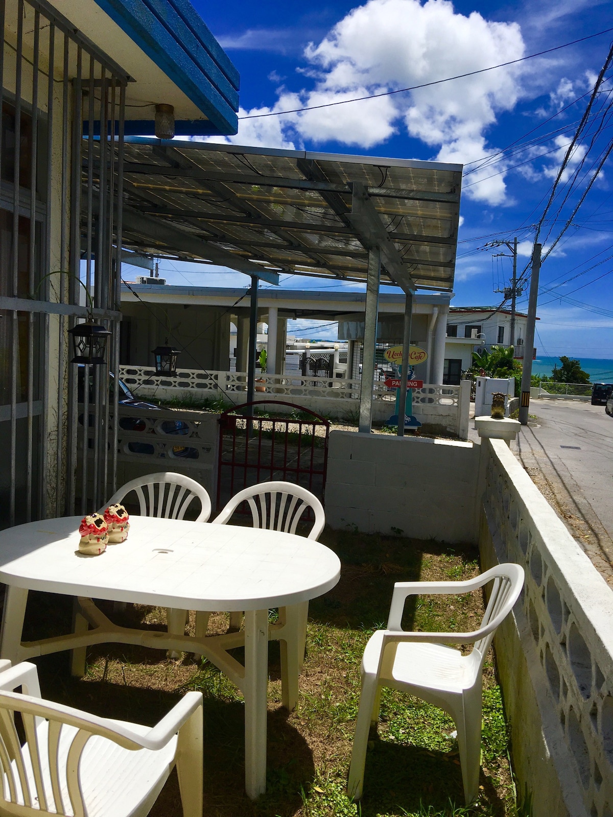 ucchee 's cafe and Okinawa MOON