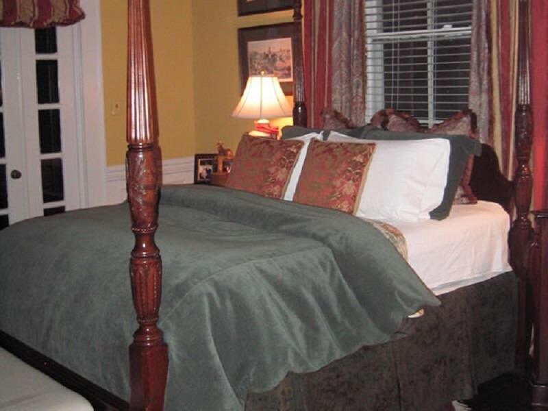 Belle Oaks Inn - Hunt Room