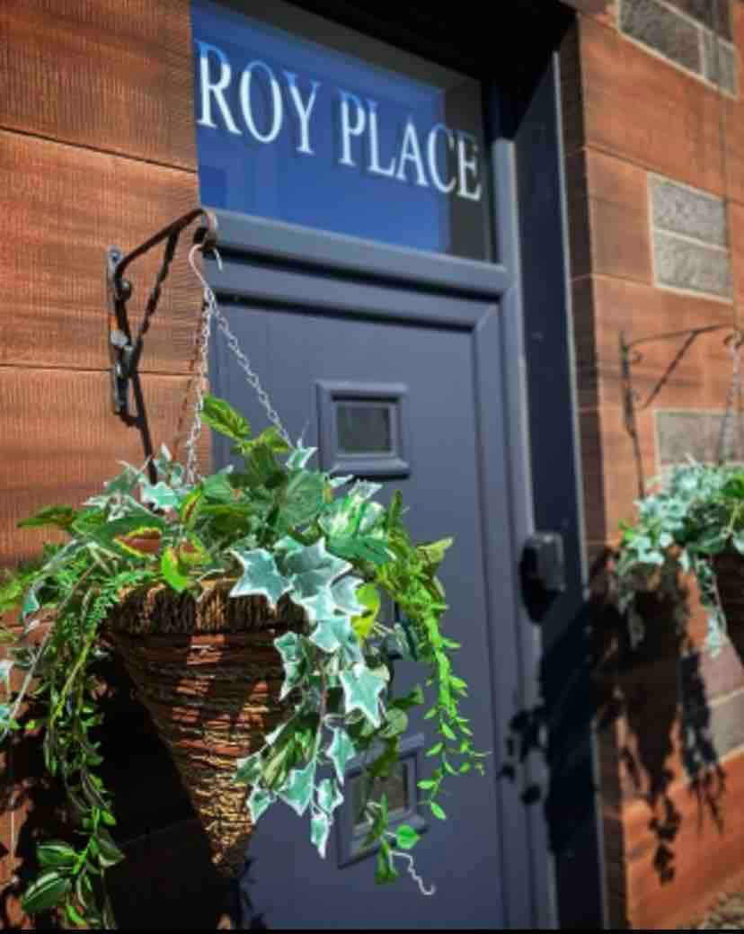 Roy Place花园公寓。
地理位置优越