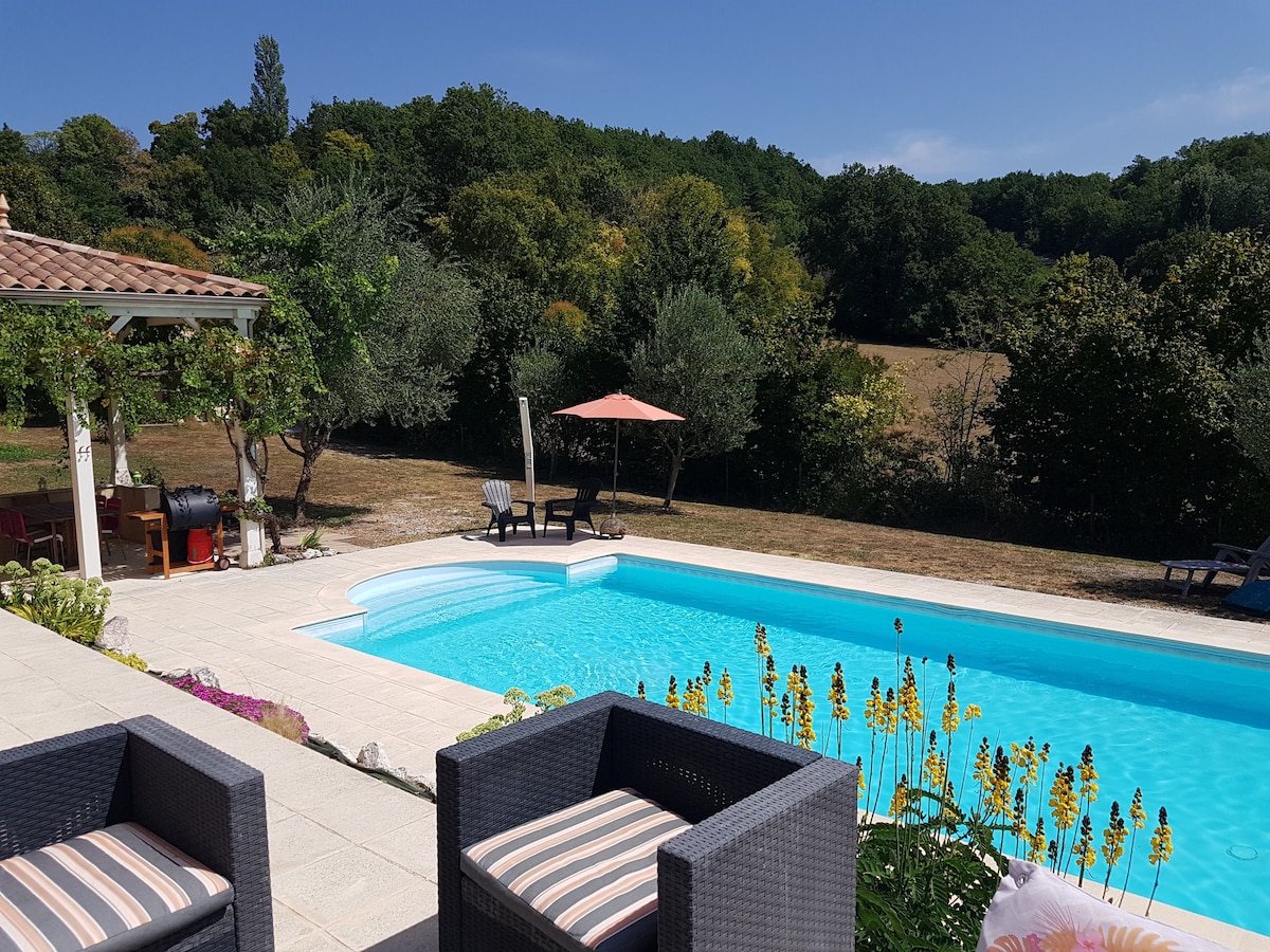 Villa au calme, parc et piscine privée