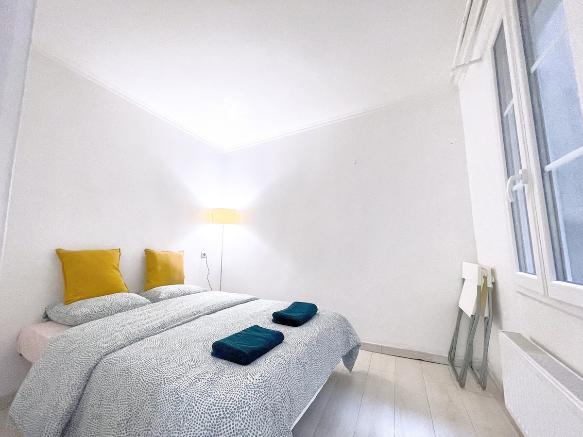 Quiet apartment center Paris + 5G WiFI