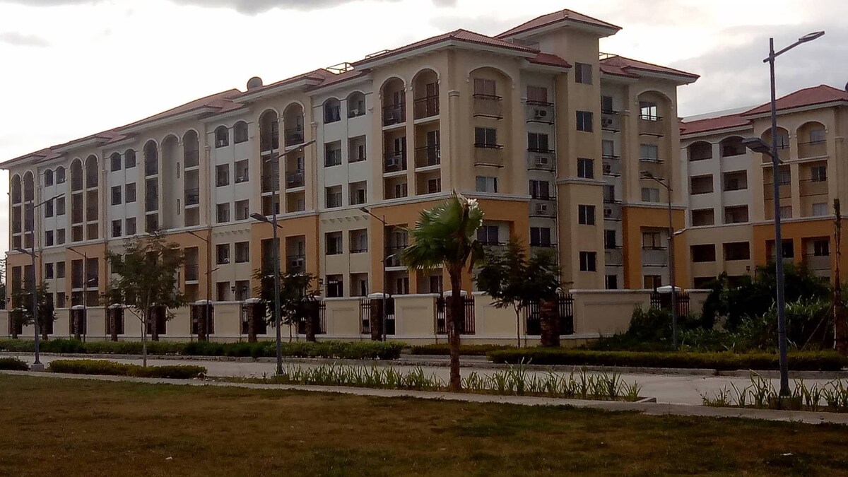 Spacious Condo Unit at San Remo Oasis City, SRP