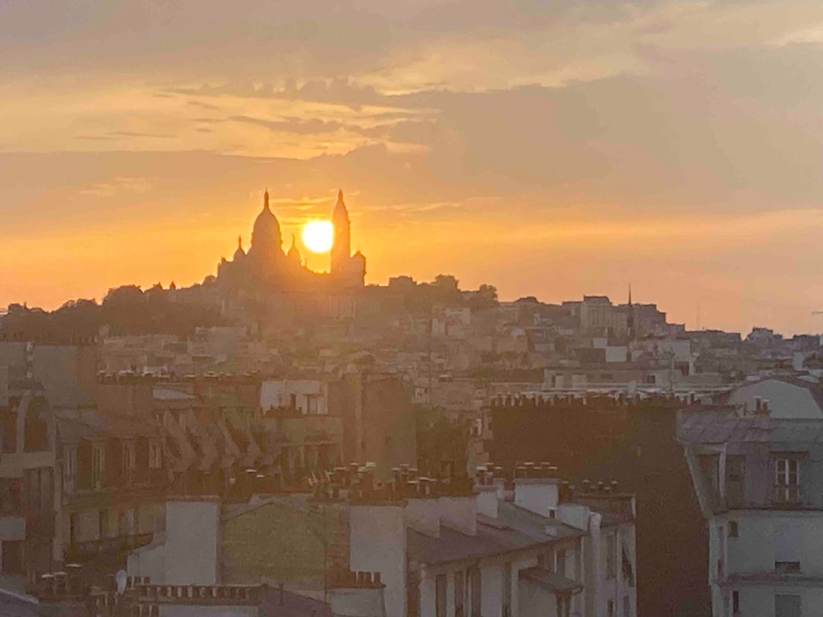 Montmartre and tour Eiffel view