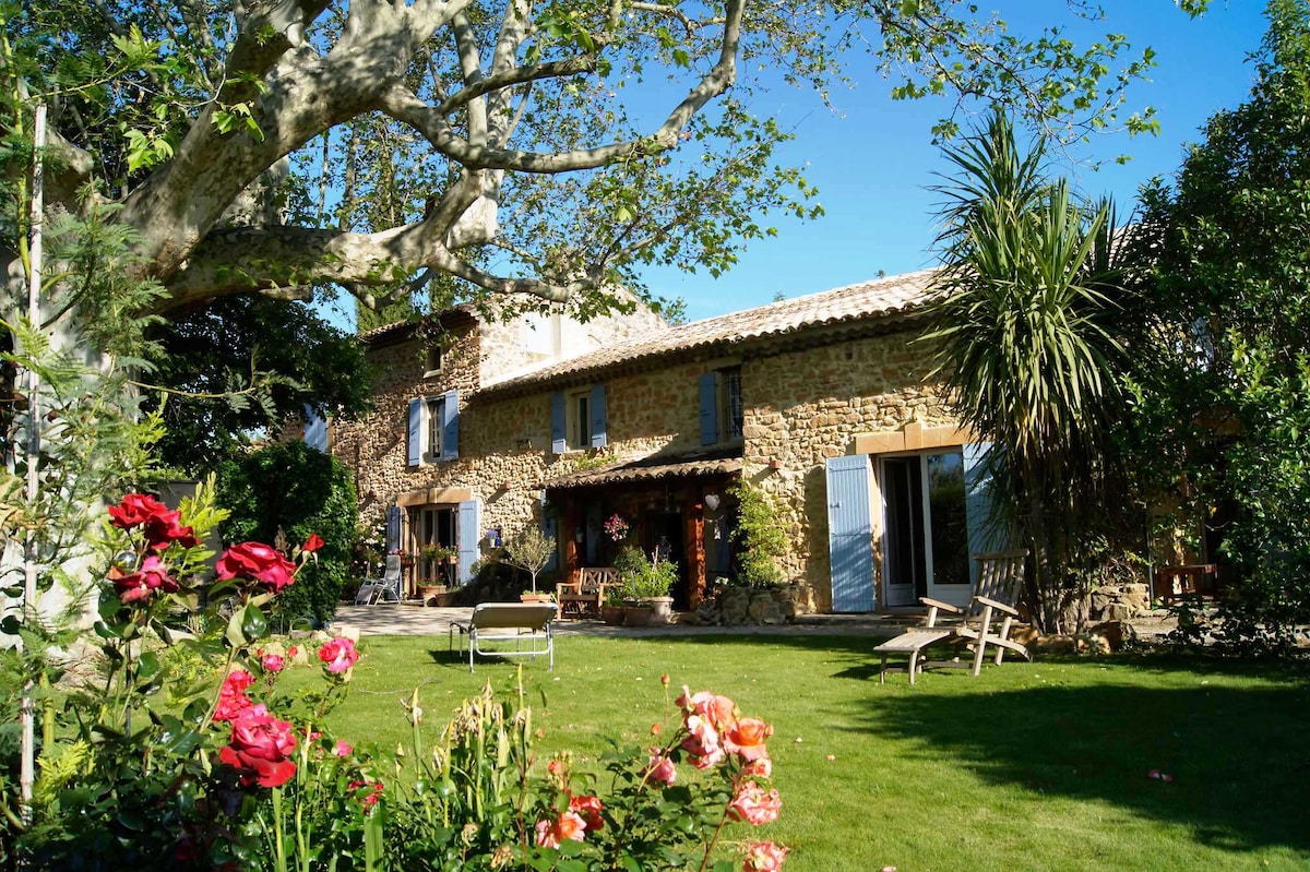 The Mas de l 'Escarrat, charming cottage "Ouvèze".