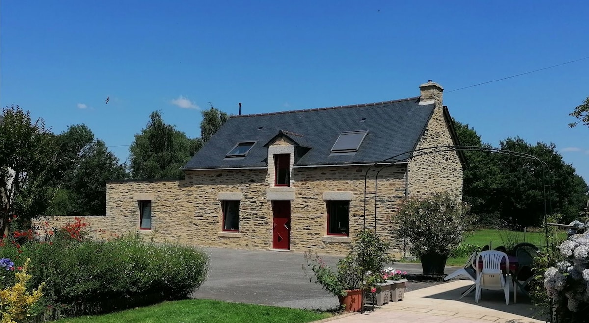 Longère bretonne moderne et chaleureuse