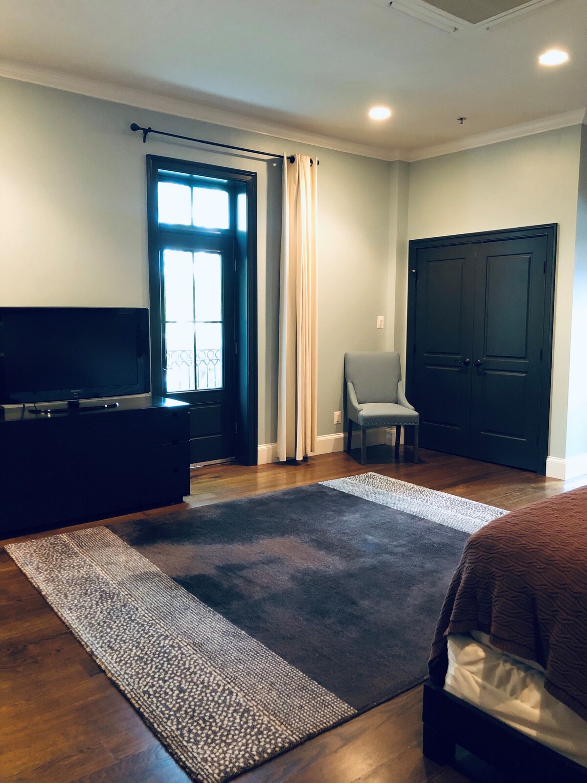 The Acqua Suite ， 249 ， Culpeper Downtown