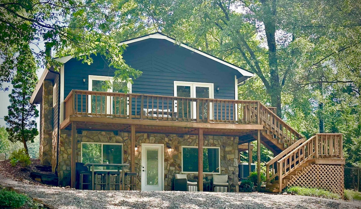 Cozy cottage in quiet cove on LKN