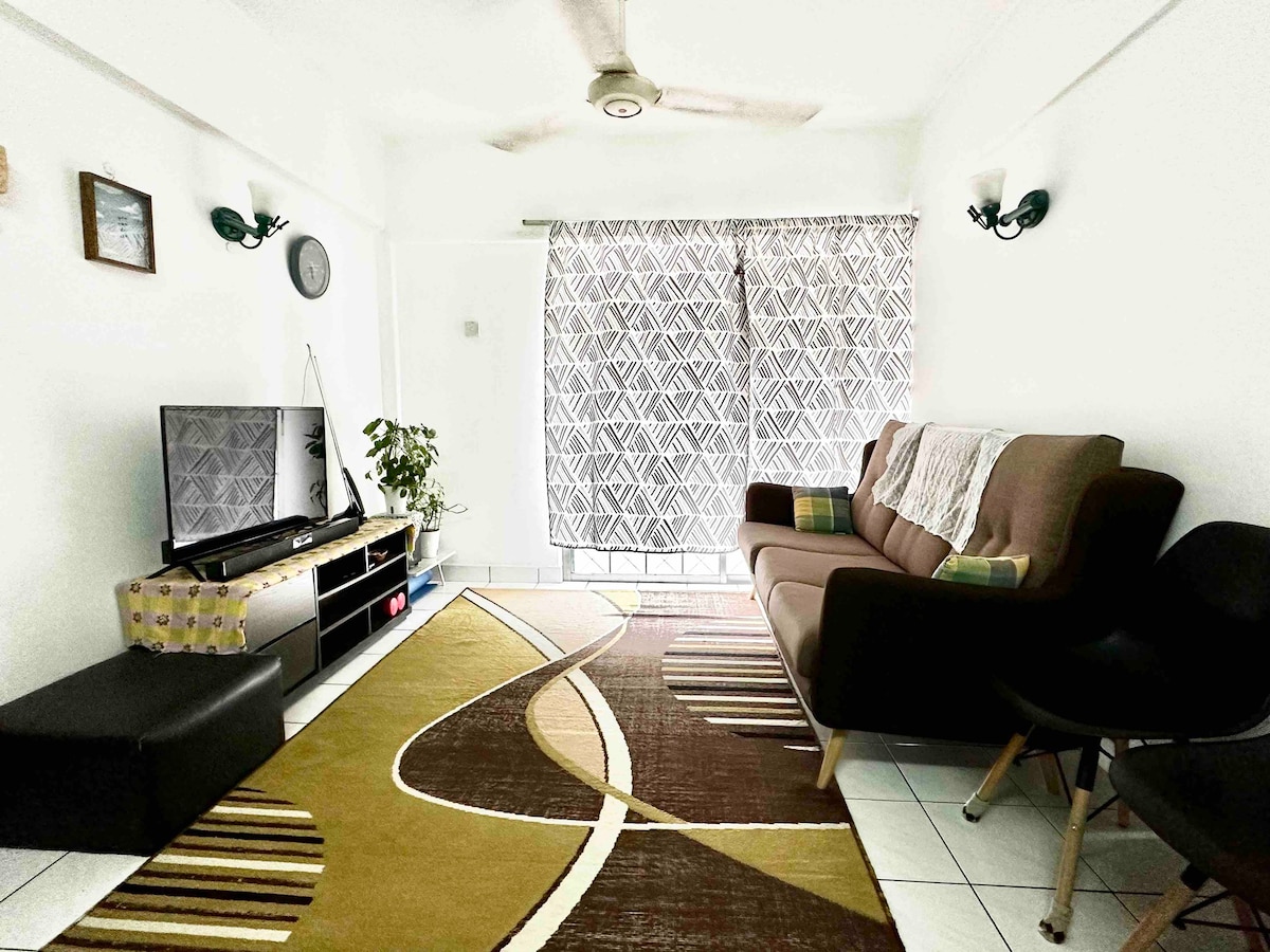 Cozy apartment near Axiata Arena with Netflix Wifi