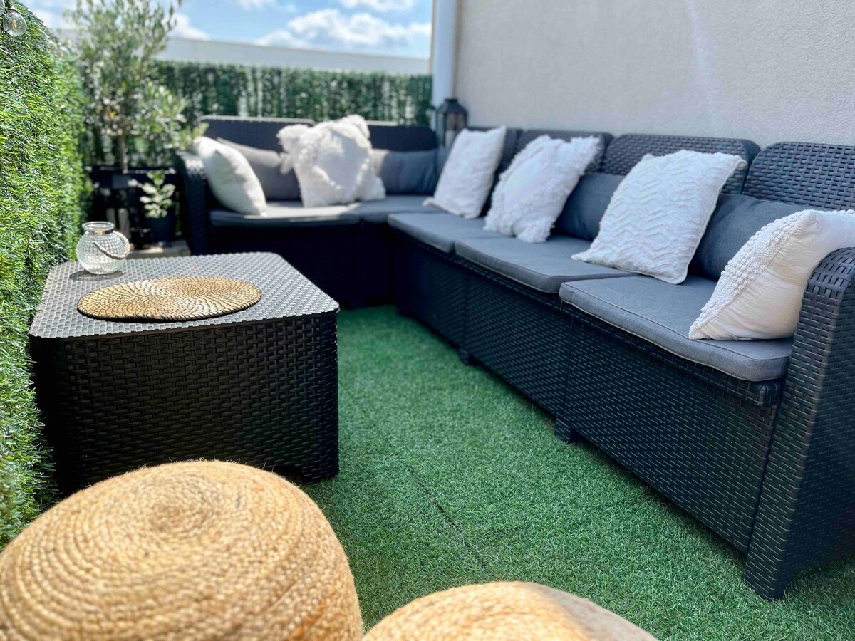 Grand Appartement lumineux + superbe Terrasse