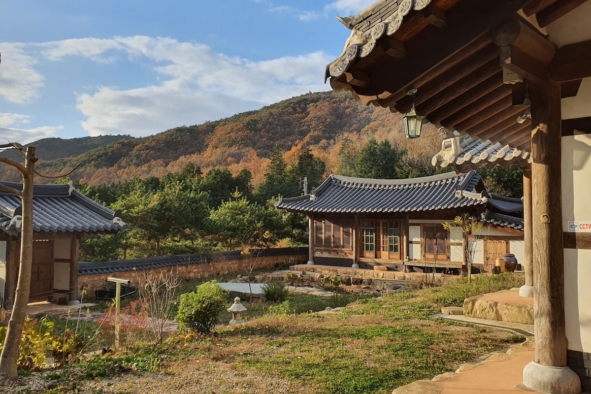 Hanok Love House -柏树林，木柴烤架房间2 ，传统茶室，池塘