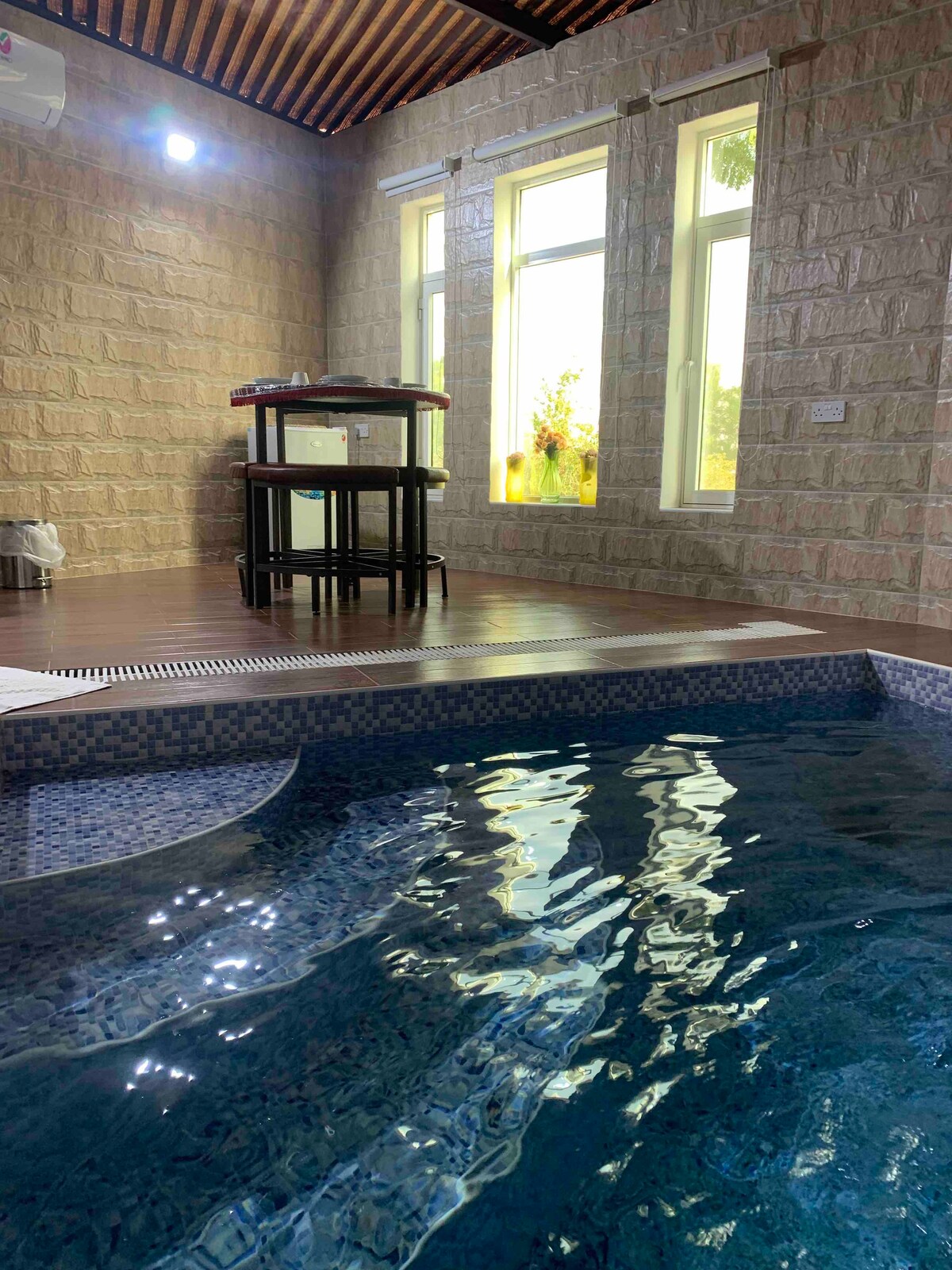 Mini Chalet with private indoor swimming pool