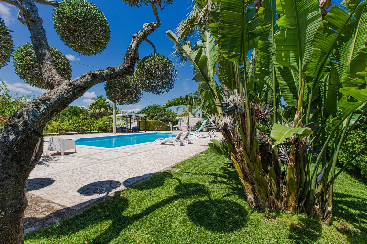 Trullo Poggio con piscina - Recintato -Vicino Mare