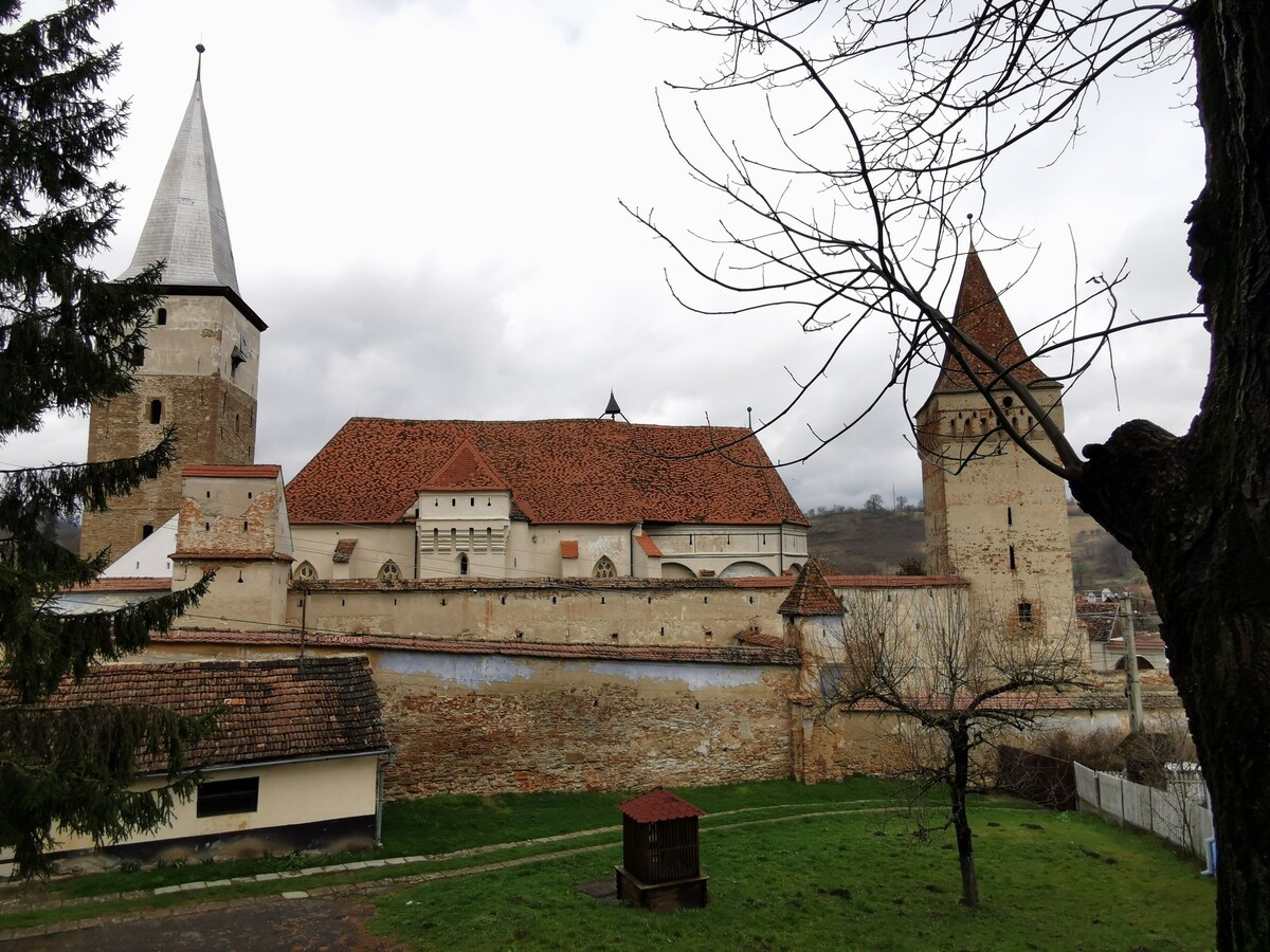 Burg公寓Meschen堡垒教堂