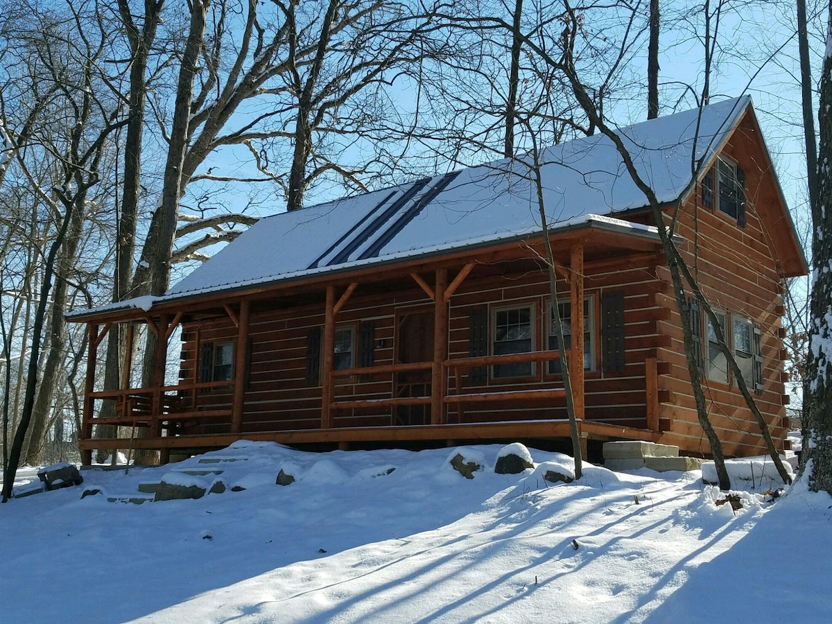 韦伯斯特湖畔带私人码头的海湾钓鱼小屋