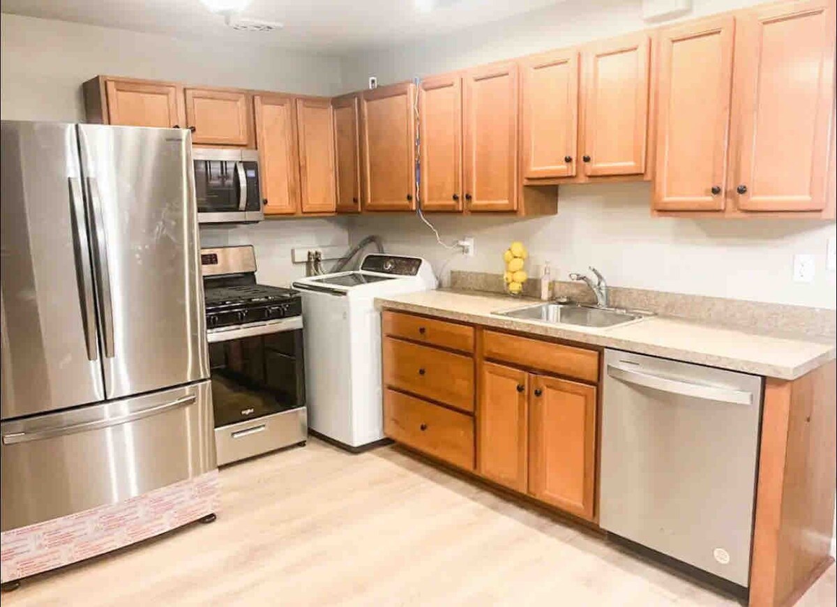 1 BR w/ Kitchen Access | Near Princeton