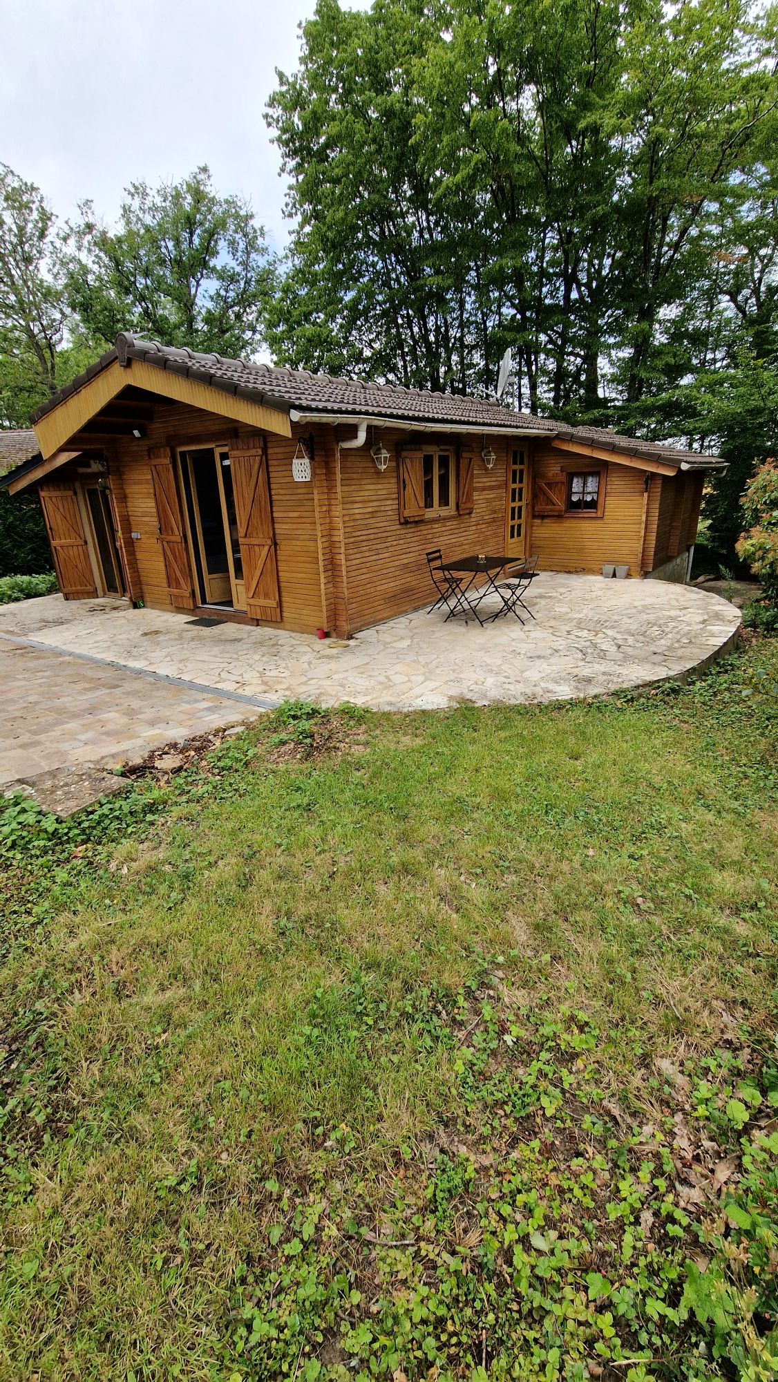 chalet dans un domaine privé.