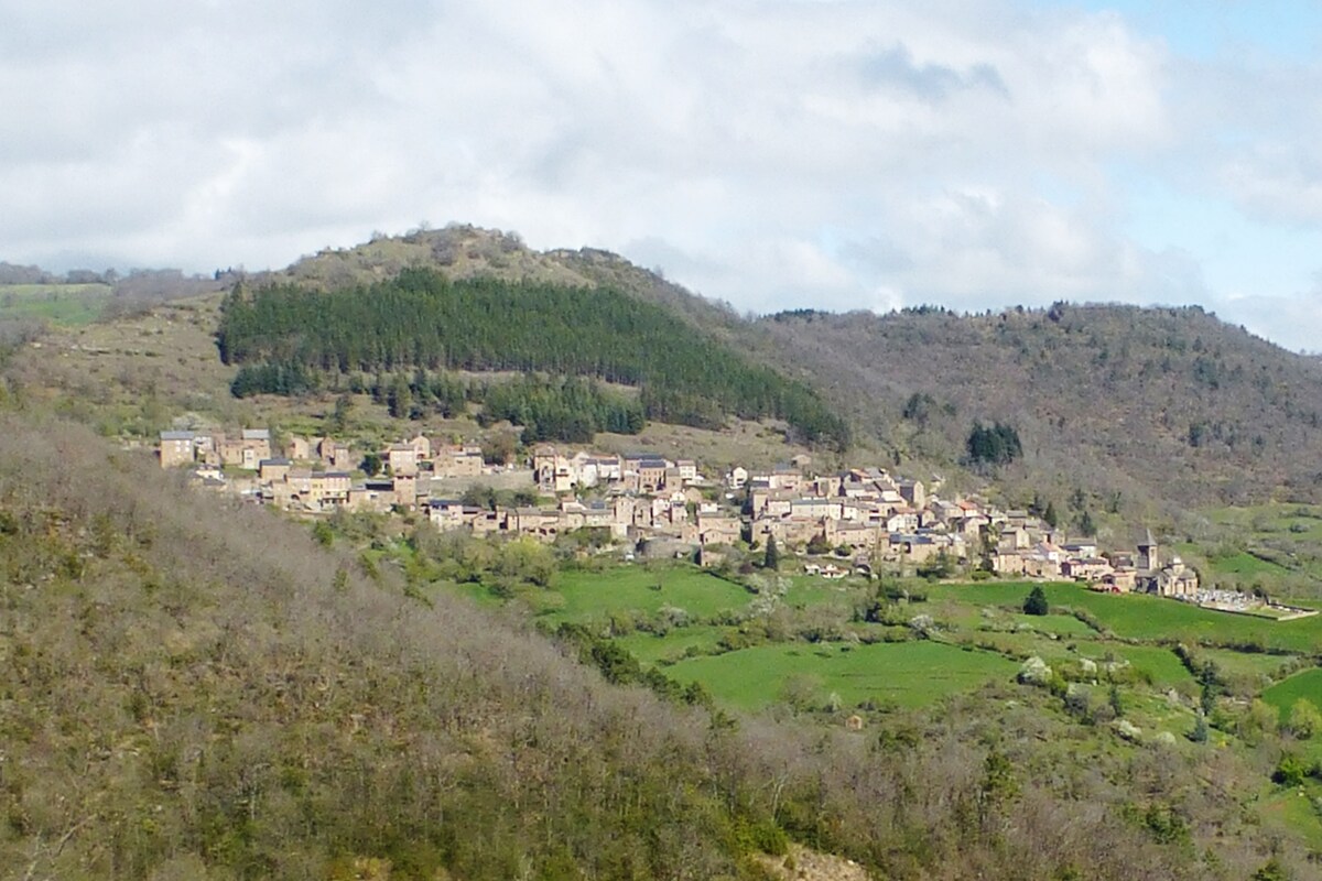 "L 'oustal de Sophie" * * in Aveyron, Montjaux,