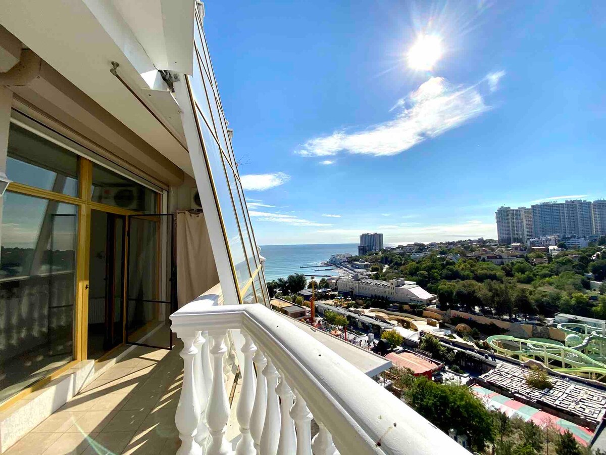 Fantastic apartment with sea views!