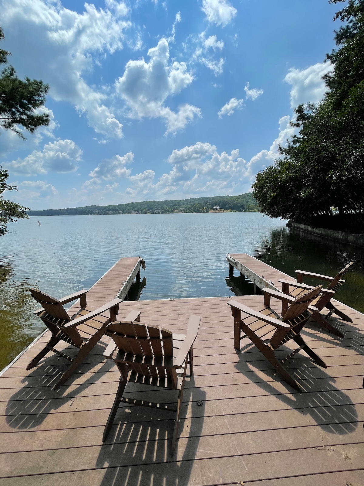 Lakefront 5 BR on a Private Cove 1hr from Atlanta