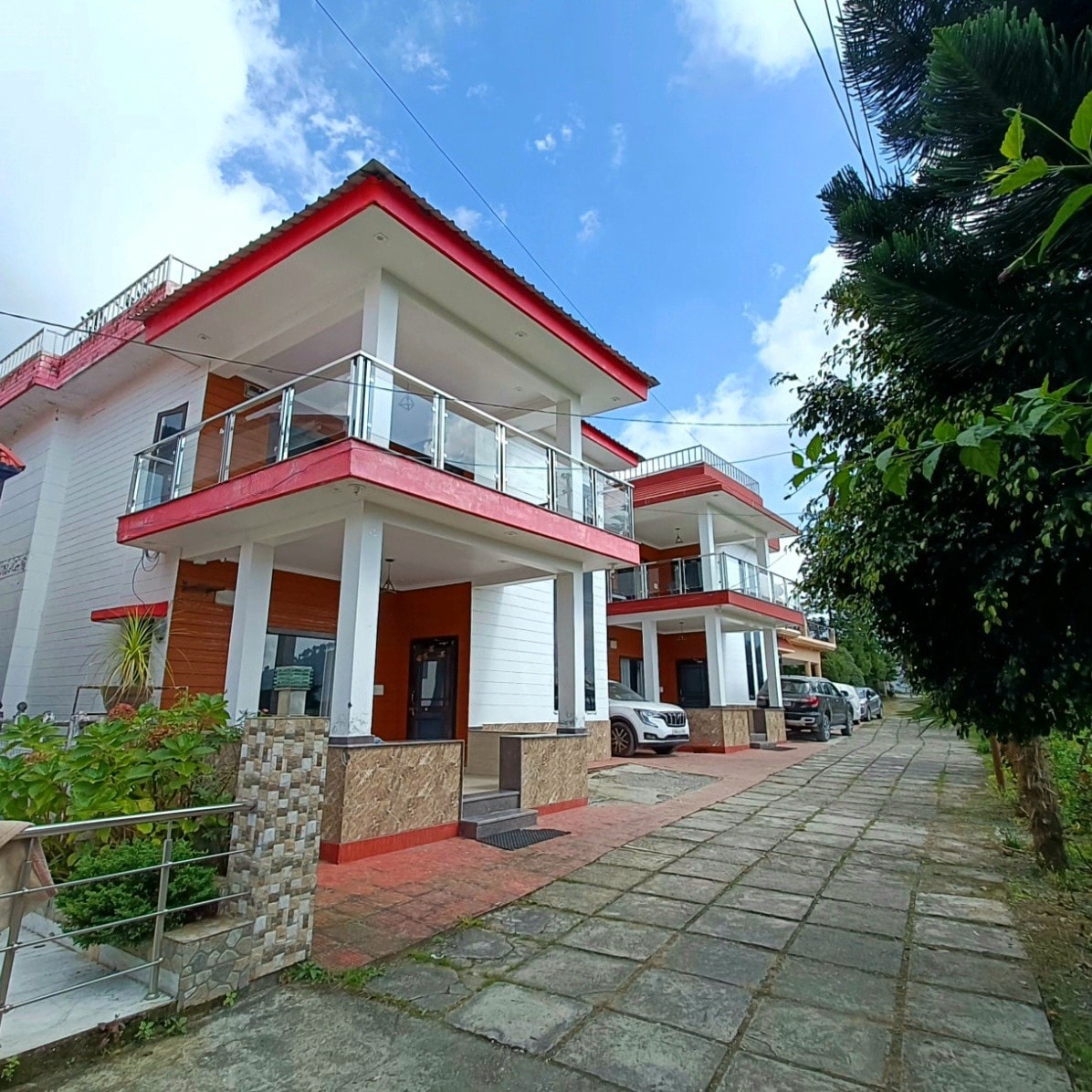 Independent 3 BHK Villa near Lake