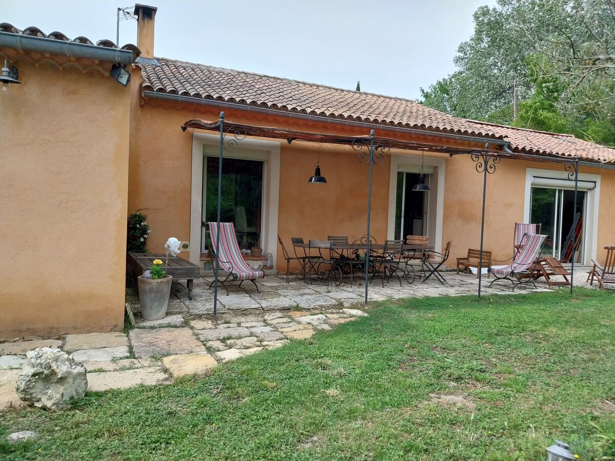 Maison en Provence dans un cadre naturel