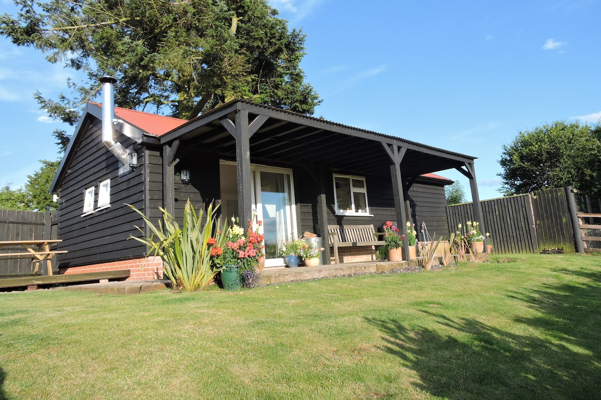 Kakapo Lodge Snape-coastal escape with wood burner