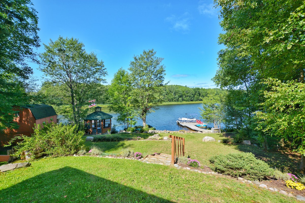 The Luksa Lodge on Commanda Lake