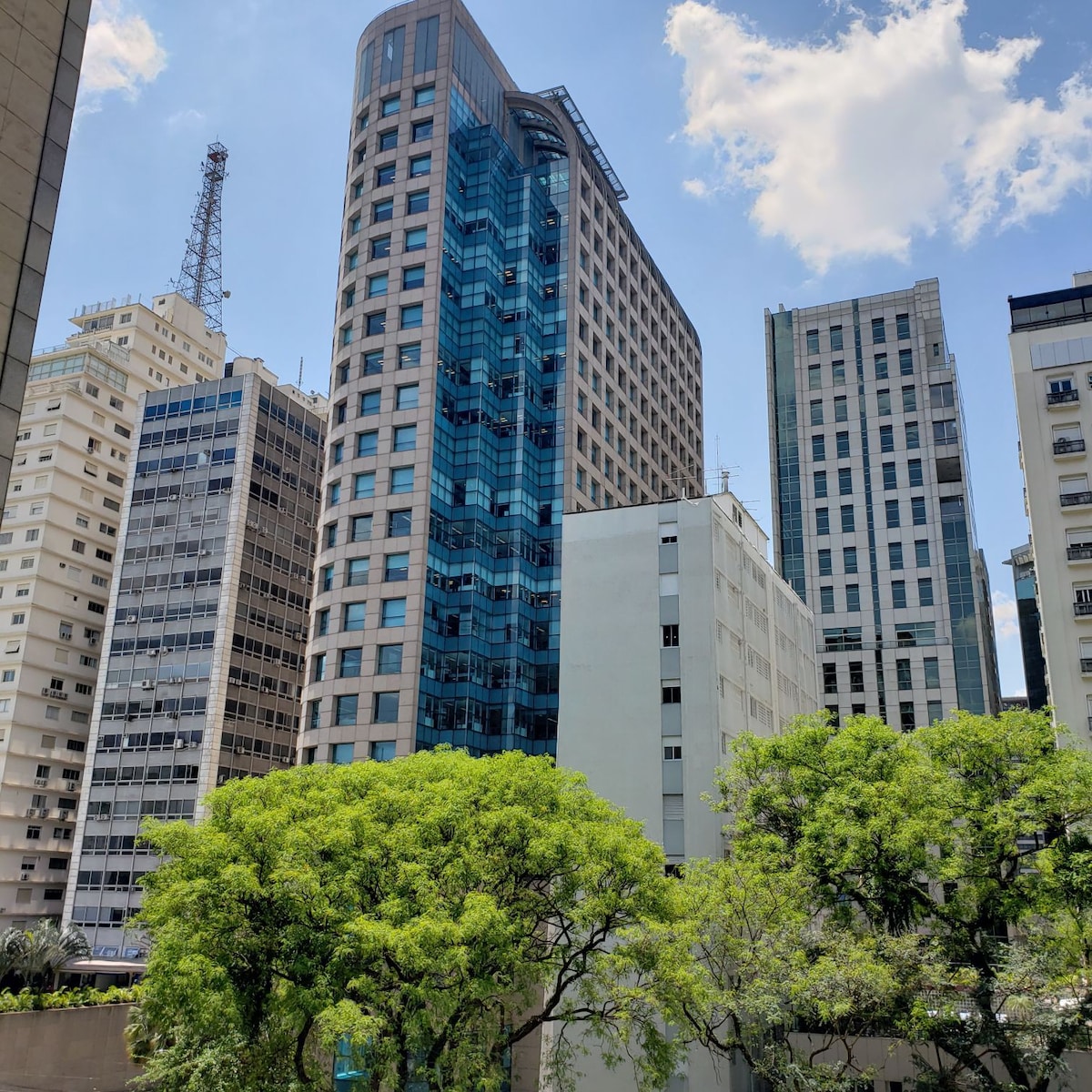 公寓距离保利斯塔大道（ Paulista Avenue ）最好的地方只有一个街区