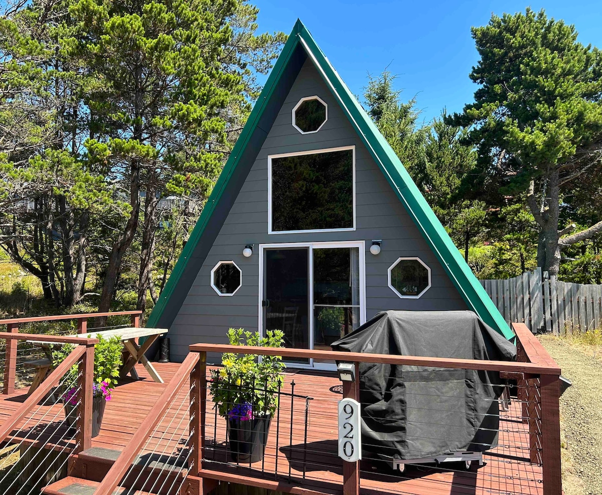 A-Frame, Beach Access Steps Away, Dog-Friendly…