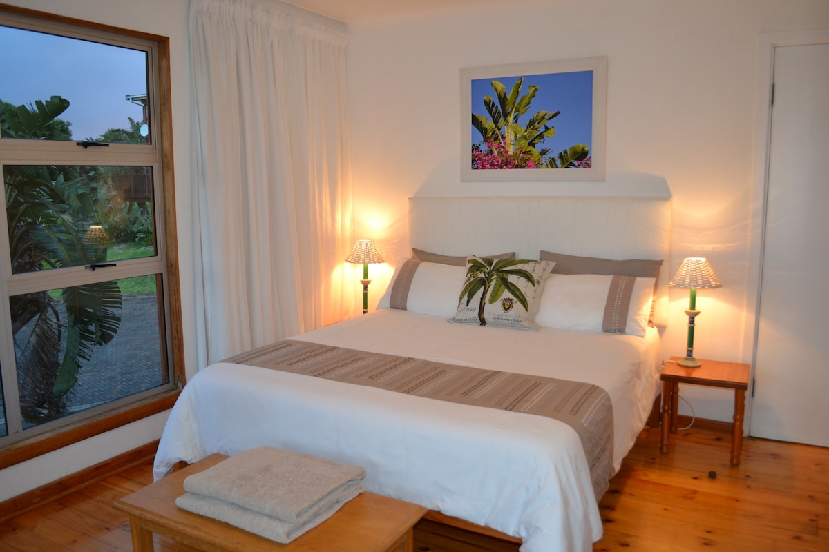 OKU House - 200 metres from the beach.