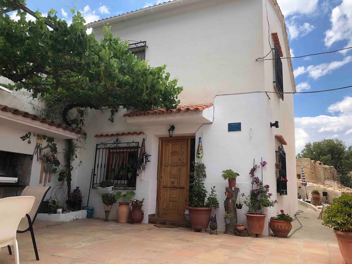 Entire 3 bedroom cosy Finca