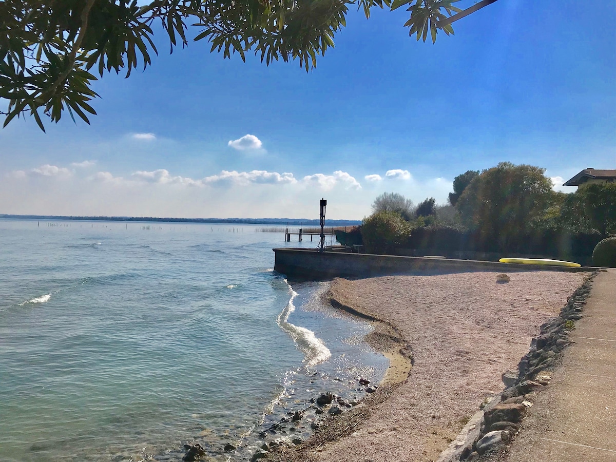 On the Lake with private beach