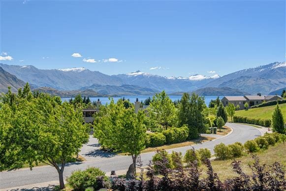 瓦纳卡豪华湖景花园别墅 Wanaka Villa Stunning View