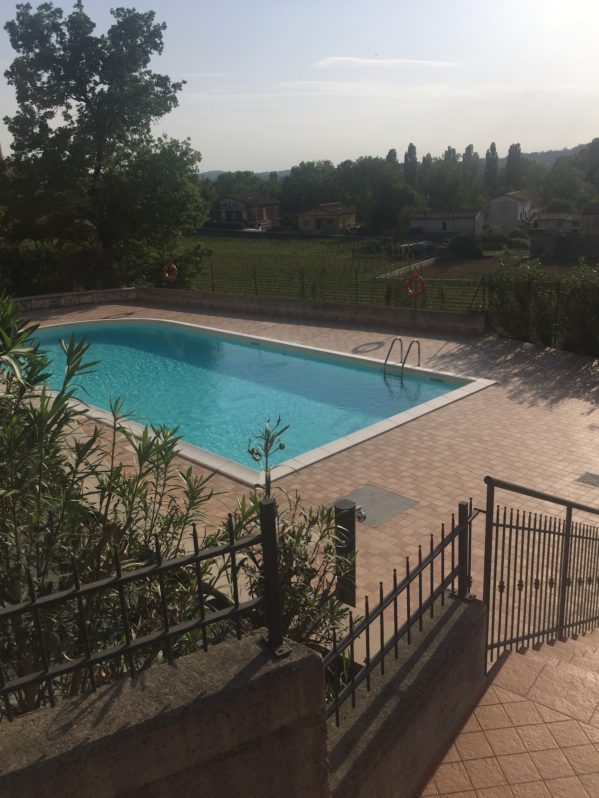 Casa Alessandro带加尔达湖泳池