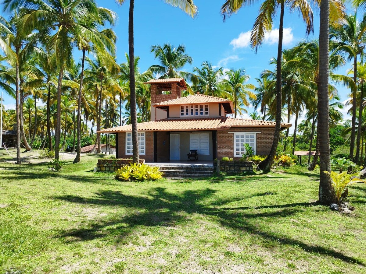 Para quem ama ficar na beira do mar, Casa Capela