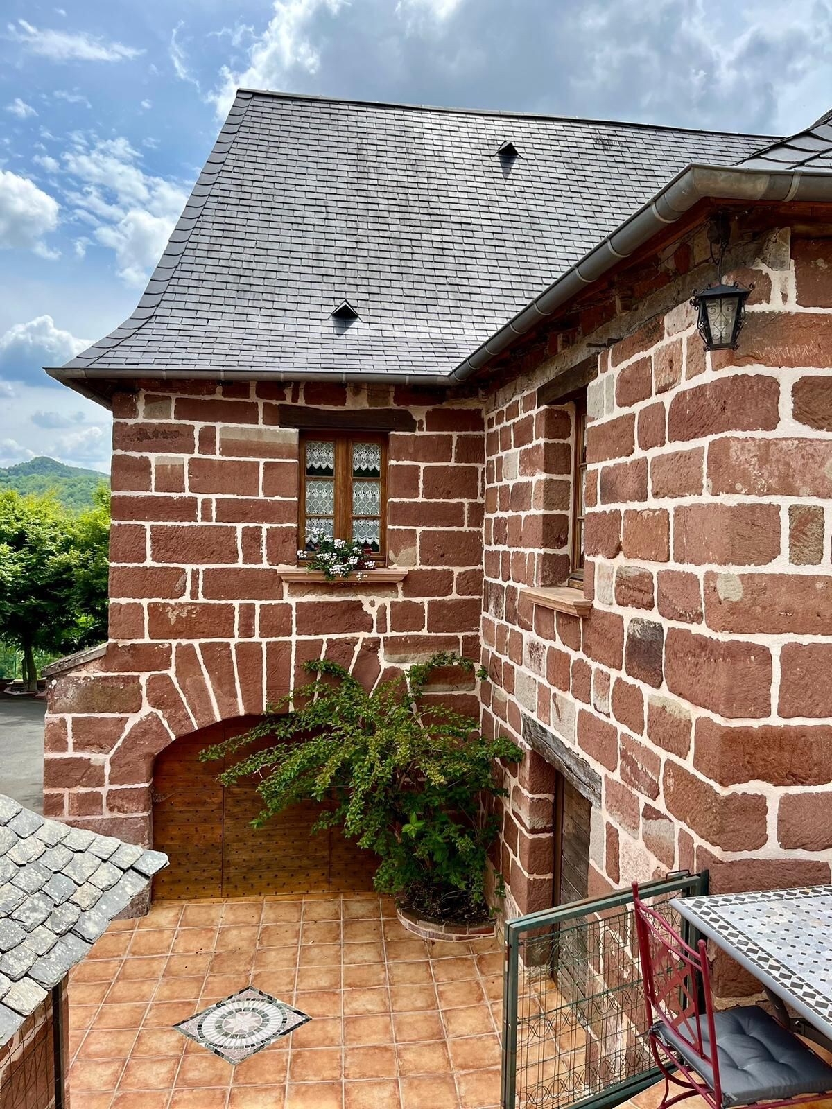 Maison traditionnelle avec piscine