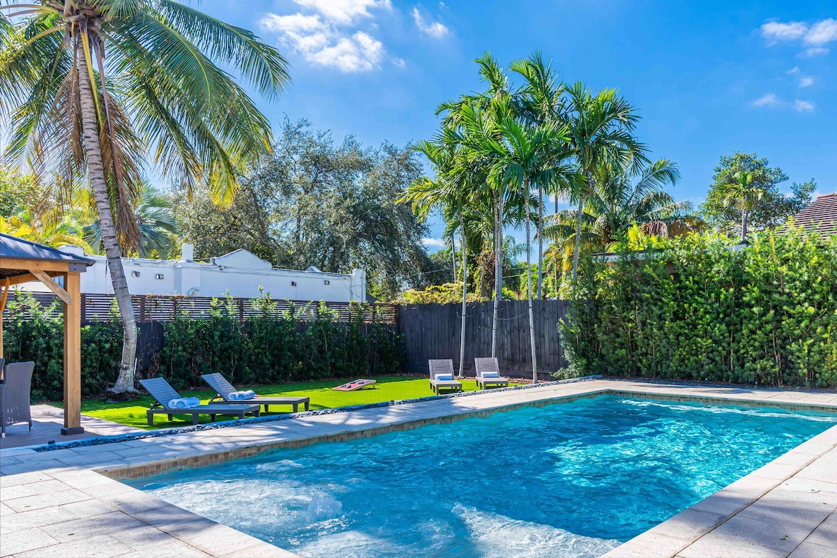 Magnificent Pool House Miami Coconut Grove