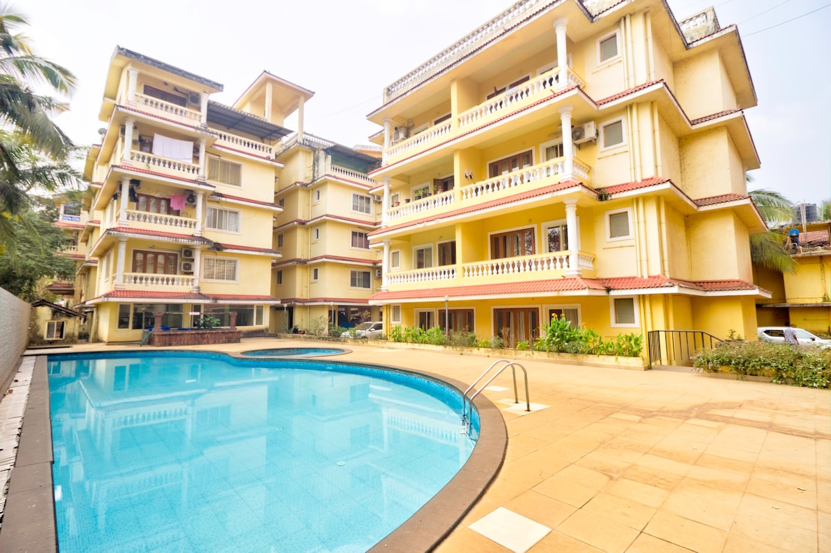 Comfy 2 Bed Apt with Pool for 6 near Calangute